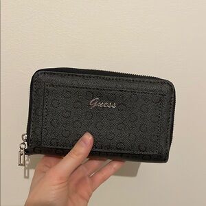 Guess Black Signature Zip Card Holder